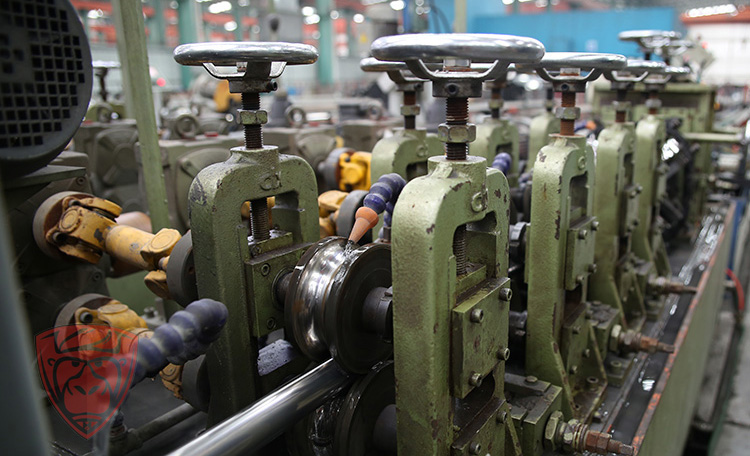 罡正不銹鋼制管設(shè)備.jpg 罡正不銹鋼制管設(shè)備.jpg