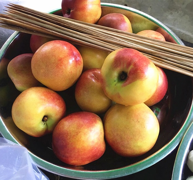 油桃.jpg 油桃.jpg