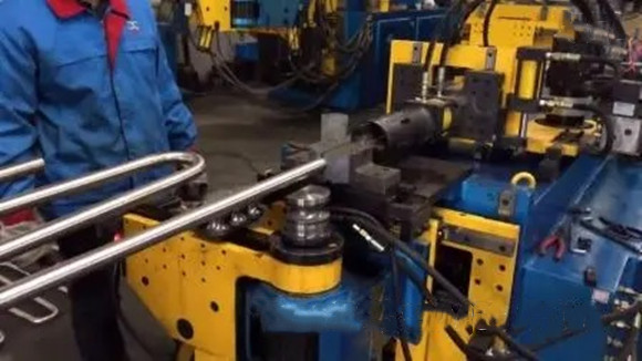 薄壁不銹鋼管彎曲成型工藝—百度百科.jpg 薄壁不銹鋼管彎曲成型工藝—百度百科.jpg